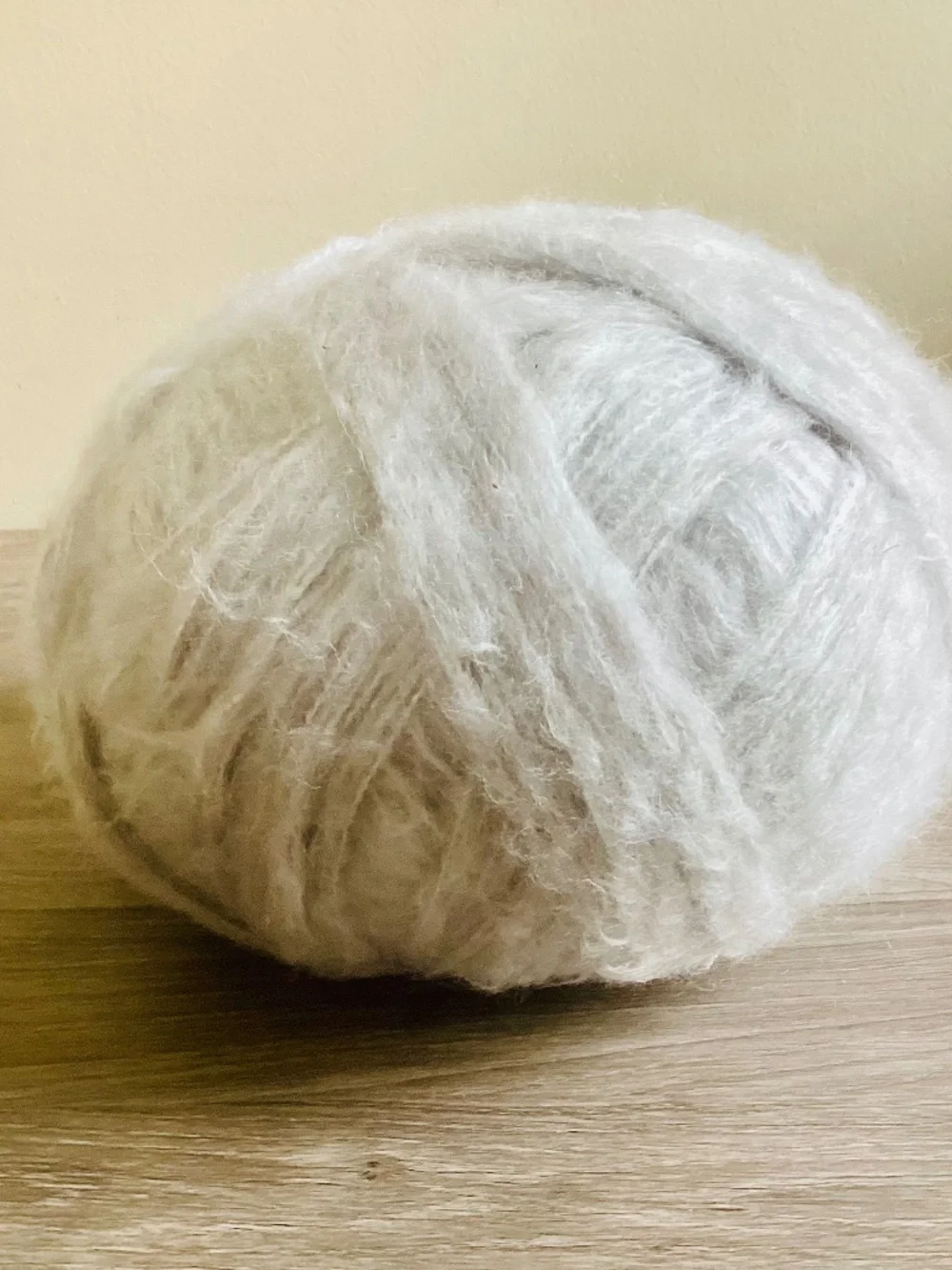 Bernat Plentiful Yarn Bulky 300g Large Ball Wool Acrylic Blend Gray Color Linen.